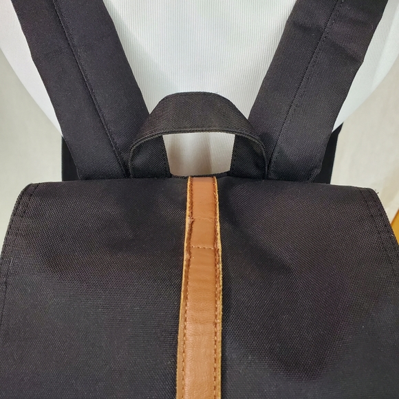 HERSCHEL SUPPLY CO DAWSON BACKPACK IN DARK FOREST BLACK 20.5L - Picture 10 of 16